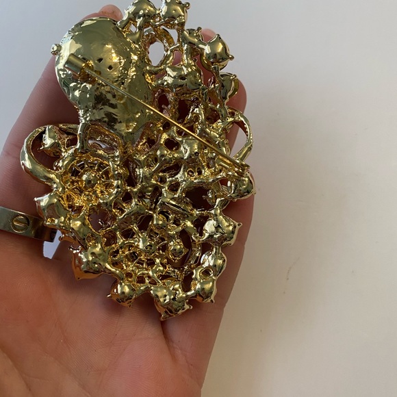 Brooch - Picture 3 of 3